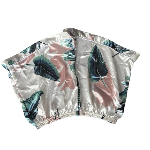 SHEIN satin Tropical Leaf Print pajamas with shorts - Picture 3 of 3